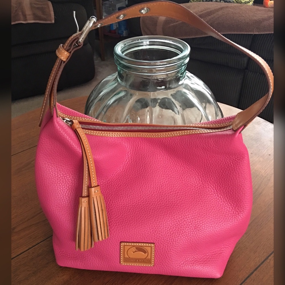 ⚠️NEGOTIABLE⚠️ Dooney & Bourke Pink Shoulder Hobo